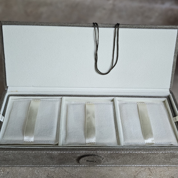 Pandora Jewelry Box - Picture 3 of 7